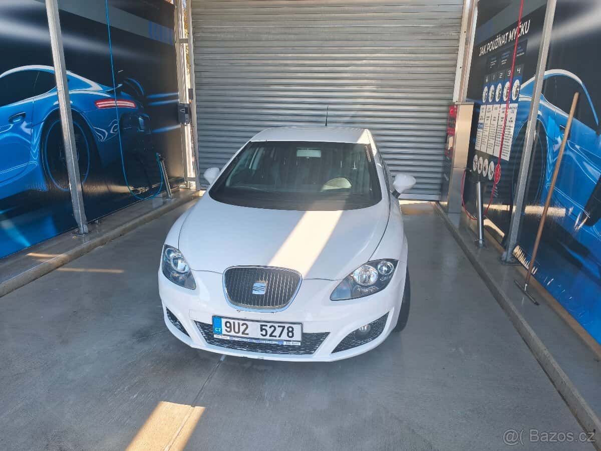 SEAT Leon 1.9 TDI, první registrace 2009, bílá barva, diesel