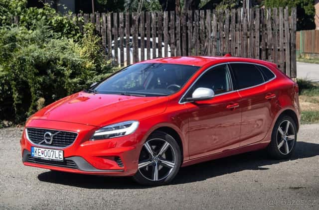 Volvo V40 T2 2.0 R-Design / 90kW / M6 / 2017
