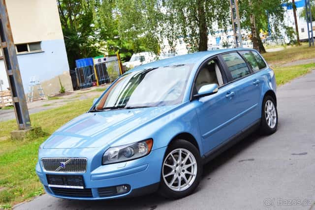 VOLVO V50 2.4i SUMMUM-TOP VÝBAVA/AUTOMAT/2005/SERVISKA/ALU/