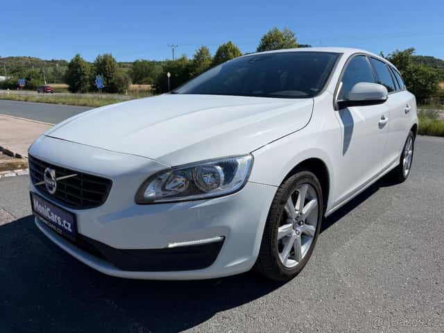 Volvo V60, 2.0 D3 88kW, NAVI. VÝHŘEV