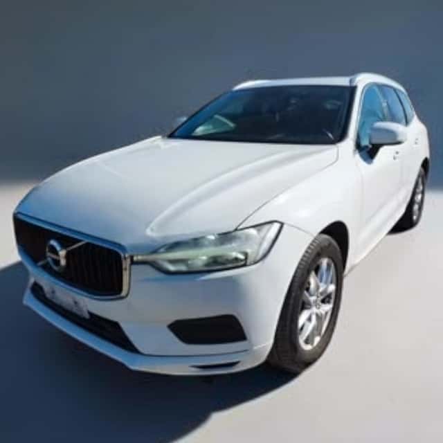 XC60 B4 Momentum 2WD Automat Hybrid