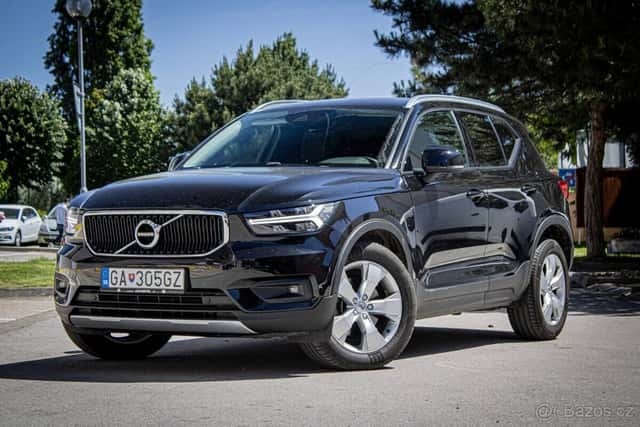 Volvo XC40 B4 Momentum A/T, 145kW, A8, 5d