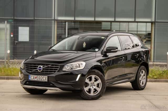 Volvo XC60 Momentum 158kW / + Kompletná servisná história