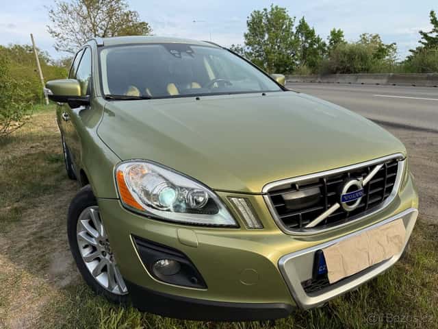 Volvo XC60 D5 151KW 4X4 SUMUM Max výbava a servis