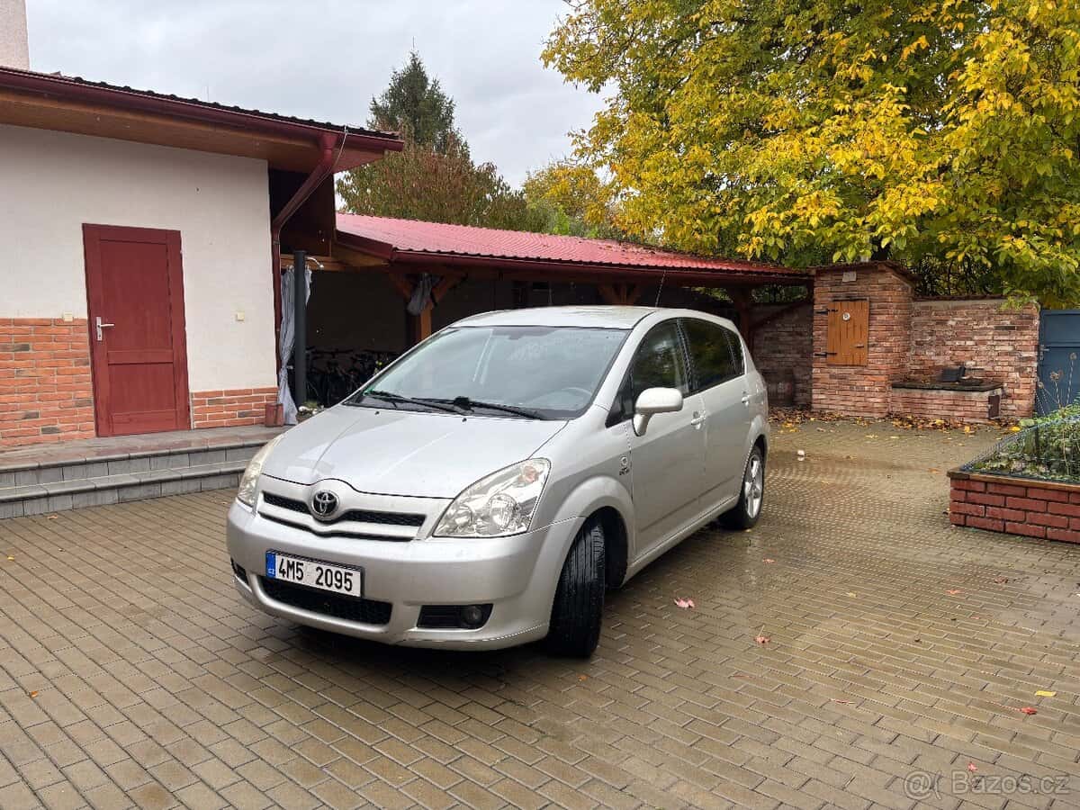 Toyota corolla verso 2.2